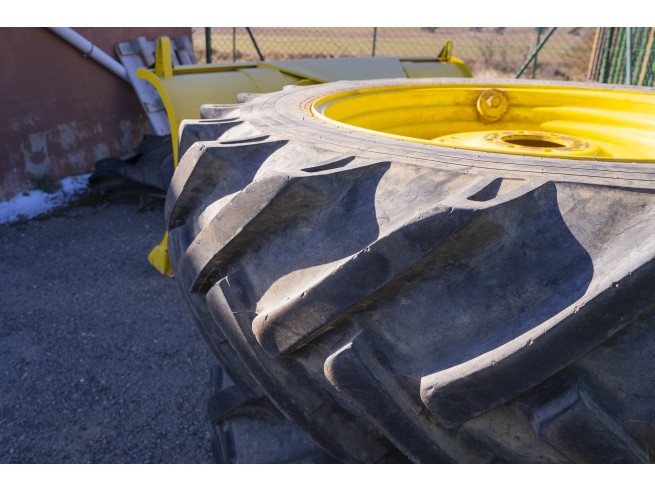 Ruedas de tractor (2 unidades)