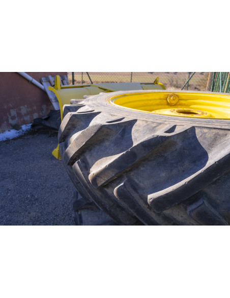 Ruedas de tractor (2 unidades)